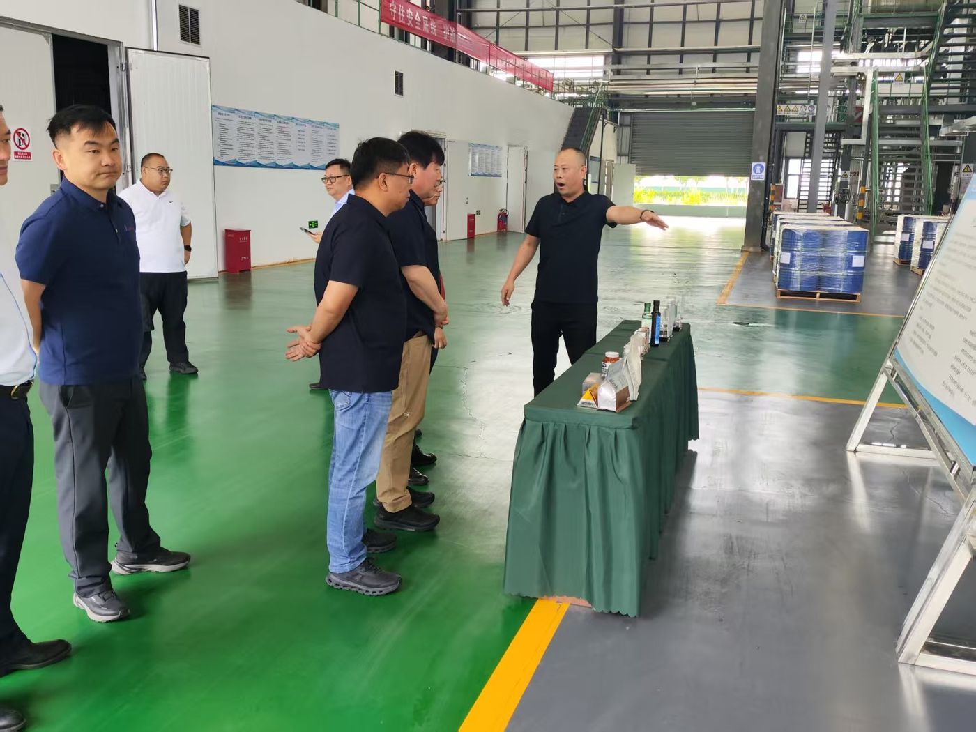 Product display of MCT oil, micro-encapsulated powder and ester series