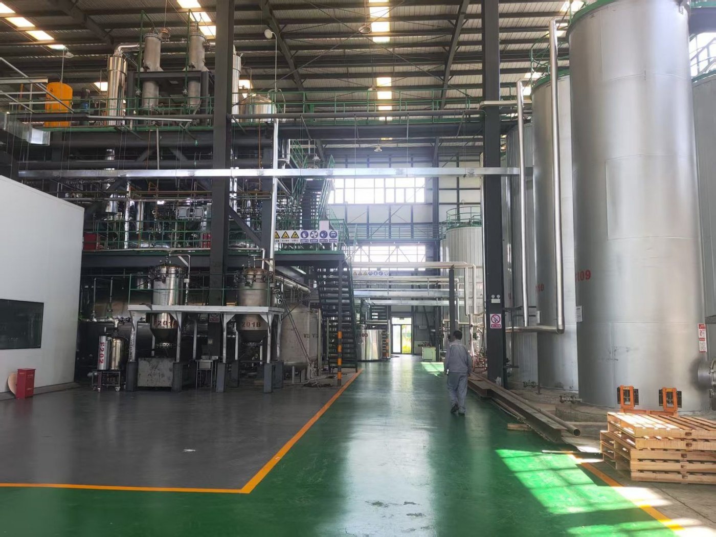 工艺设备——各工段独立控制,保证批次品质稳定 工艺设备——各工段独立控制,保证批次品质稳定